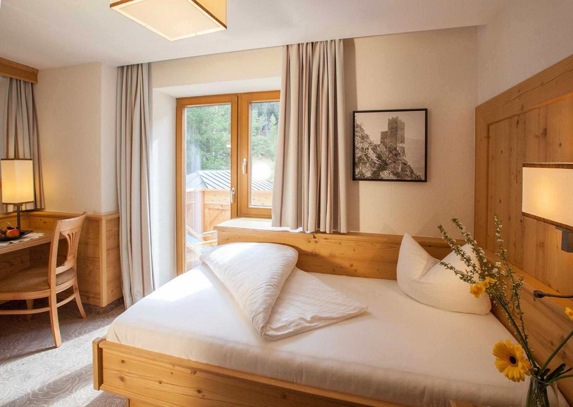 Huber Hotel Tramserhof Landeck Rum bild